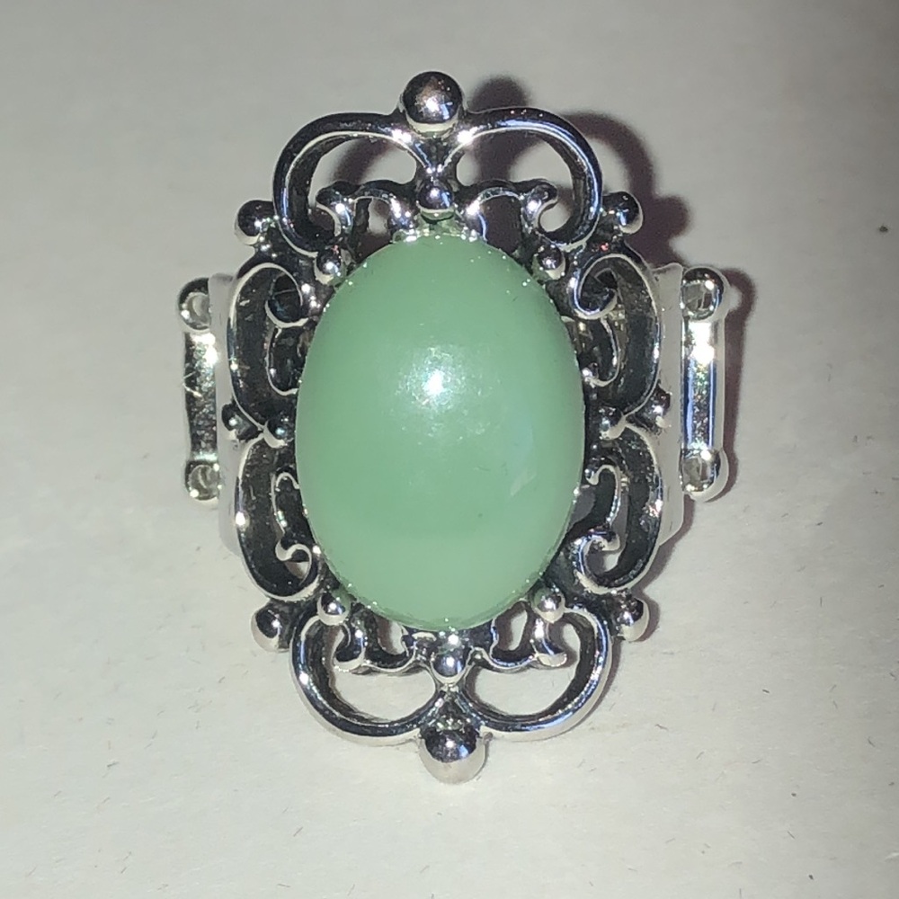 Green Oval Cabochon Silver Tone Filigree Statement Ring